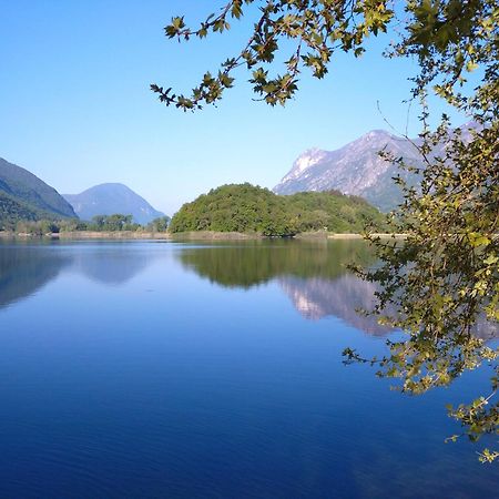 Villaggio Turistico Il Lago Dorato 카를라조 외부 사진