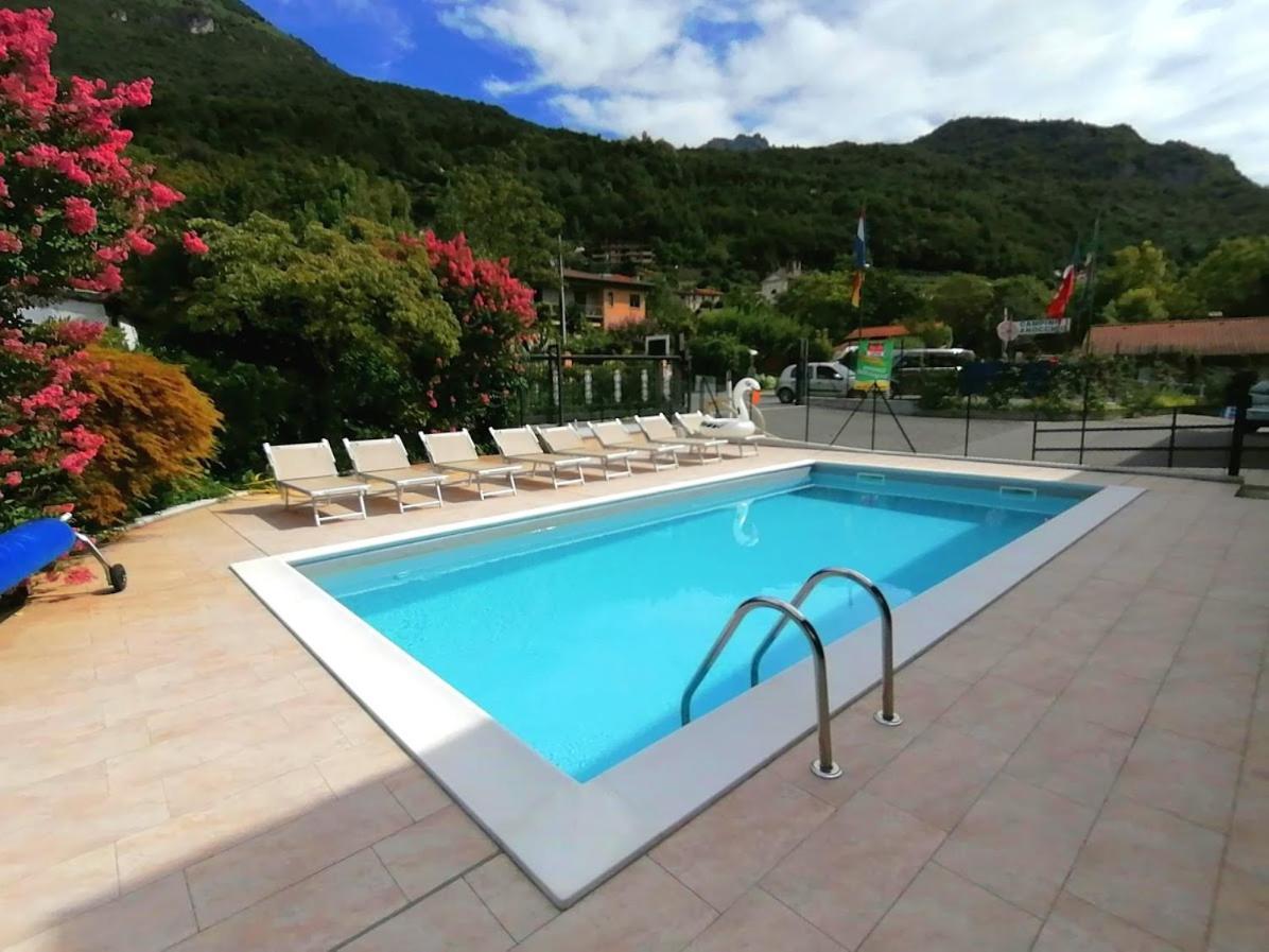 Villaggio Turistico Il Lago Dorato 카를라조 외부 사진
