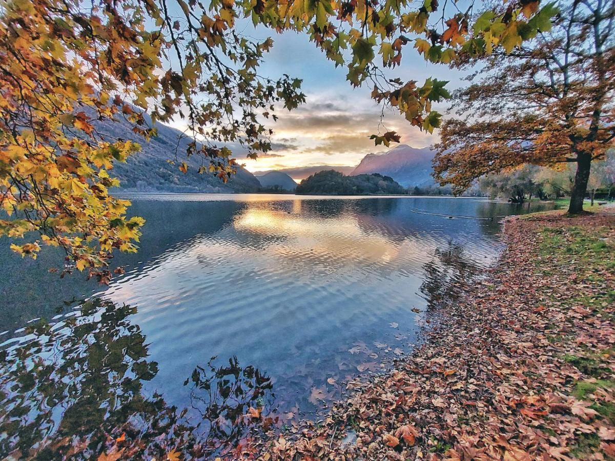 Villaggio Turistico Il Lago Dorato 카를라조 외부 사진