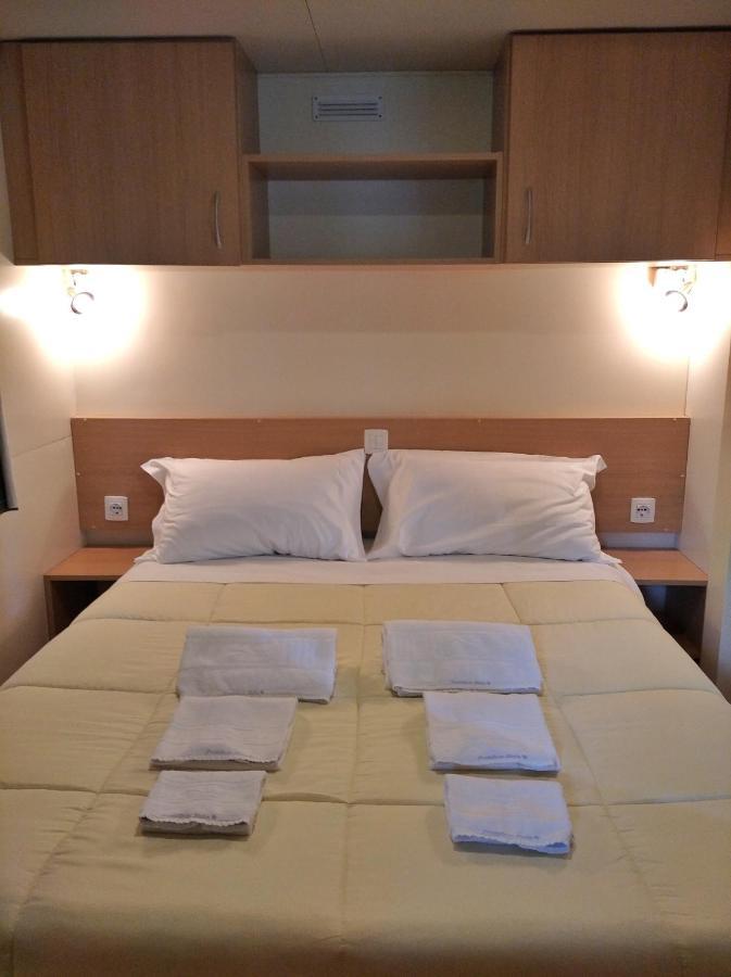 Villaggio Turistico Il Lago Dorato 카를라조 외부 사진