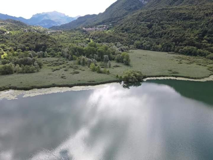Villaggio Turistico Il Lago Dorato 카를라조 외부 사진