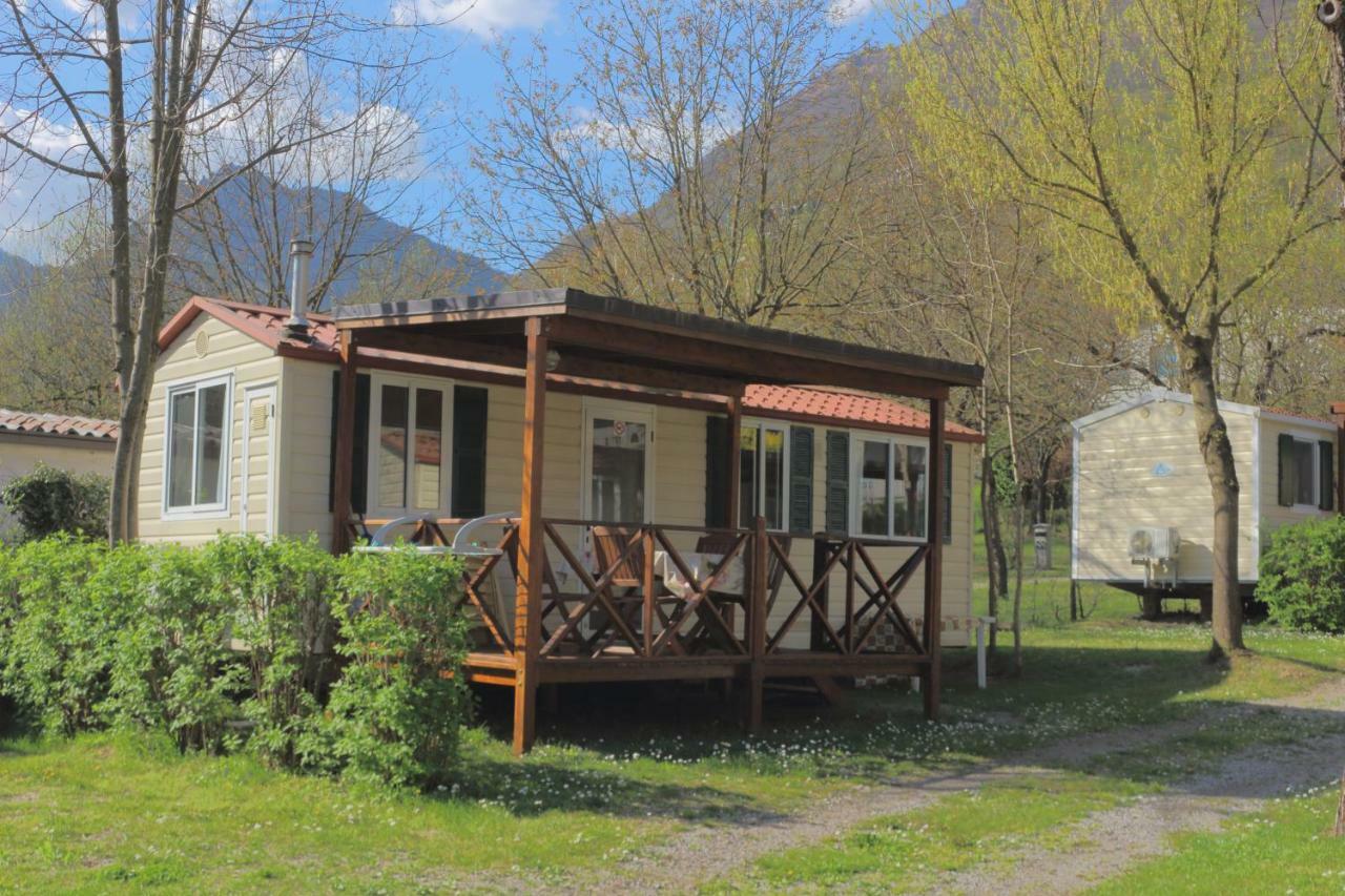 Villaggio Turistico Il Lago Dorato 카를라조 외부 사진